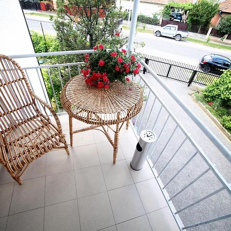 Villa Elena Yanoshi Bagian luar foto
